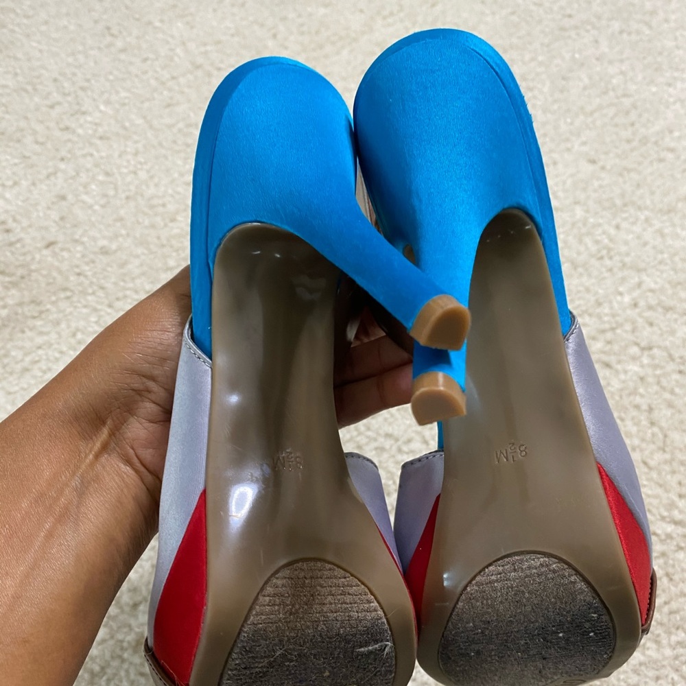 Heels - Picture 3 of 3